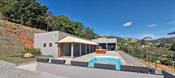 Lindo sítio a venda em Monte Sião MG, propriedade impecável, aceita permutas, confira!
