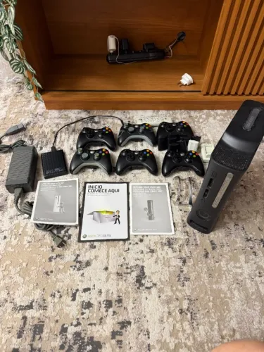 Xbox 360 Elite Desbloqueado FreeStyle + HD 1TB + 6 Controles