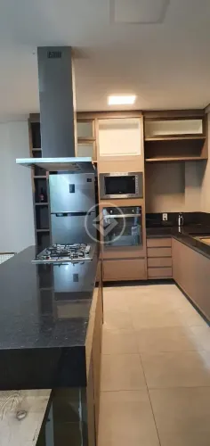 Casa Ampla em Condomínio Fechado Se você busca conforto, segurança e praticidade, essa é a
