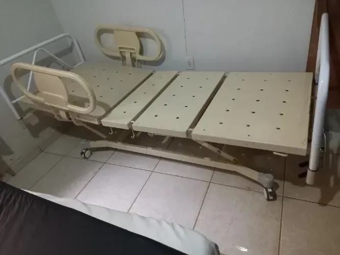Cama hospitalar seminova