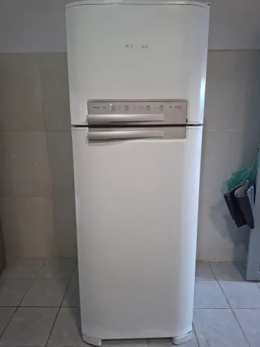 Geladeira Electrolux dúplex frosfree