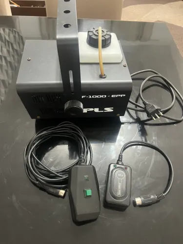 Máquina de Fumaça Profissional PLS F-1000 EPP 750W - Perfeito Estado