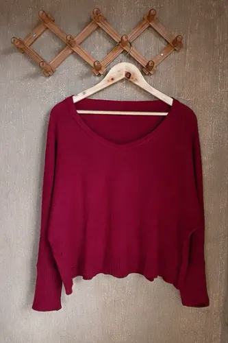 Blusa de Tricô Vinho Decote V Manga Longa