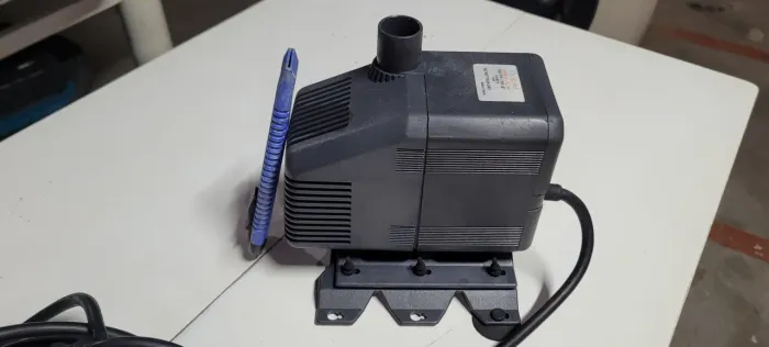 BOMBA SUBMERSA PARA AQUÁRIOS RIO HF32 7000L 110V
