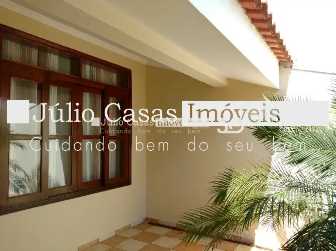 Casa no condomínio Valência