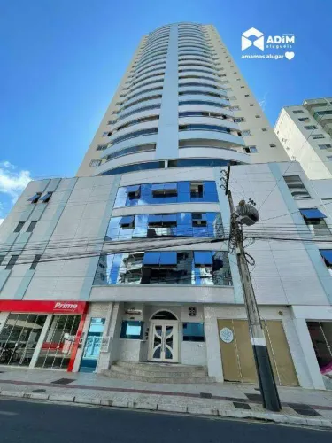 Apartamento de 2 suítes com ampla sacada com churrasqueira á carvão a 450m² da praia.