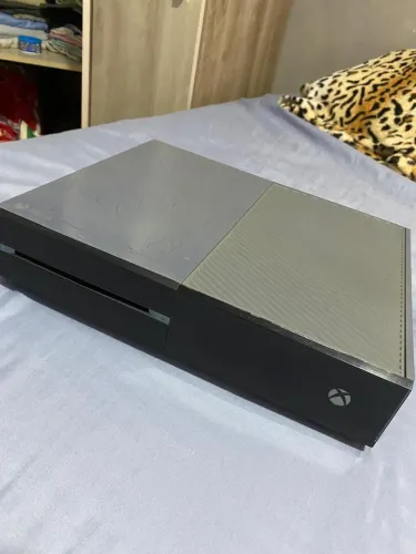 Xbox One Fat + 2 controles (Leia a descrição)