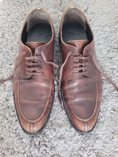 Sapato de couro de alta qualidade.