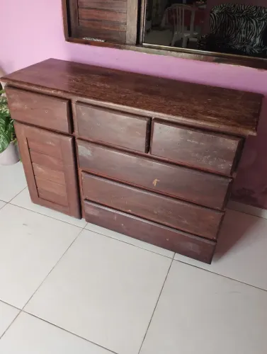 Cômoda de madeira 