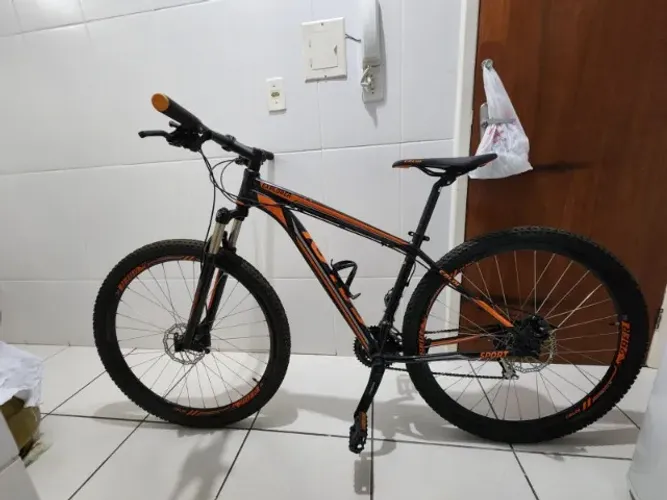bicicleta com pouquíssimo uso 