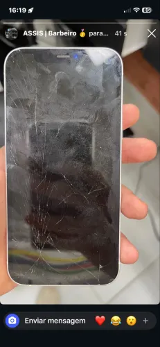 iPhone 12 trincado 