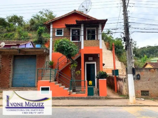 Prédio Inteiro em Centro - Paty do Alferes, RJ