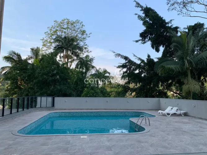 Apartamento Semimobiliado com 3 Dormitórios na Ponta Aguda!