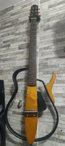 Violão yamaha