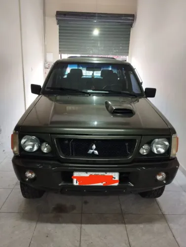 Mitsubishi L200 GLS 2.5 4X4 CD Diesel 2005
