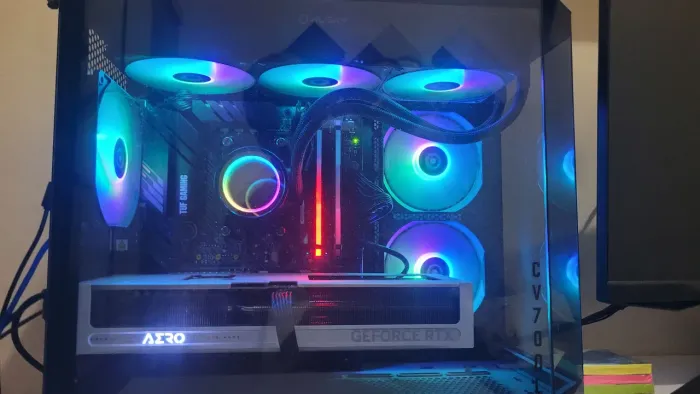 PC GAMER - RYZEN 7 5700X + RTX 5070 AERO