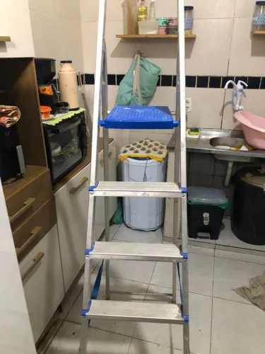 Escada MOR Uem ótimo estado 