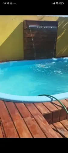 Piscina com cascata