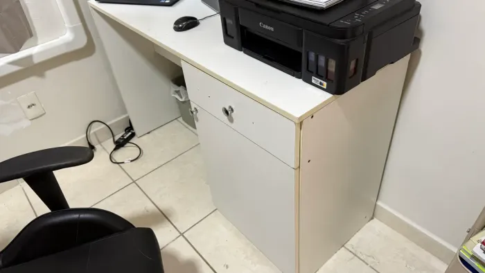 mesa de estudos/escritório