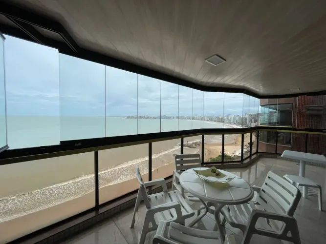 Apartamento para venda possui 170 metros quadrados com 4 quartos em Praia do Morro - Guara