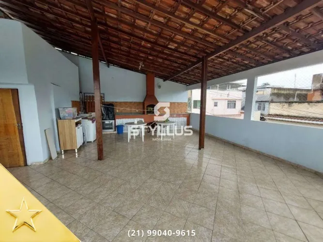 Casa Triplex Espaçosa com Suíte e Terraço em Piedade! M93H
