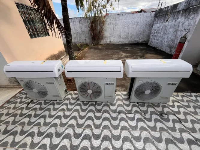 Vendo 03 ar condicionados Elgin inverter 24000 BTUs.