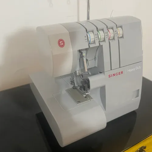 Maquina Ultralock Singer HD
