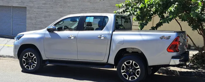 Toyota Hilux CD SRX 4X4 2.8 TDI 16V Diesel Aut. 2025