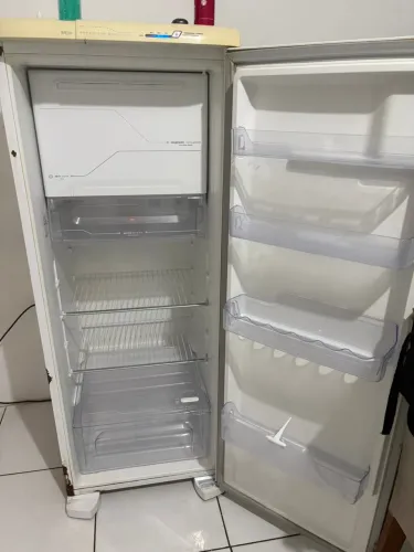 Geladeira Eletrolux gelo seco