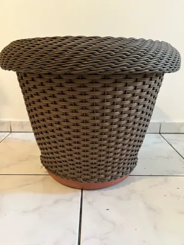 Vaso Cachepô Grande em Fibra Sintética (Estilo Vime/Rattan) - Marrom