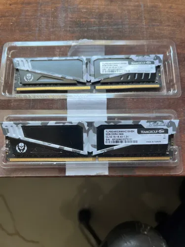 2 Memórias ram vulcan DDR4 8GB
