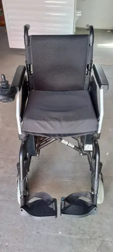 Cadeira de rodas motorizada