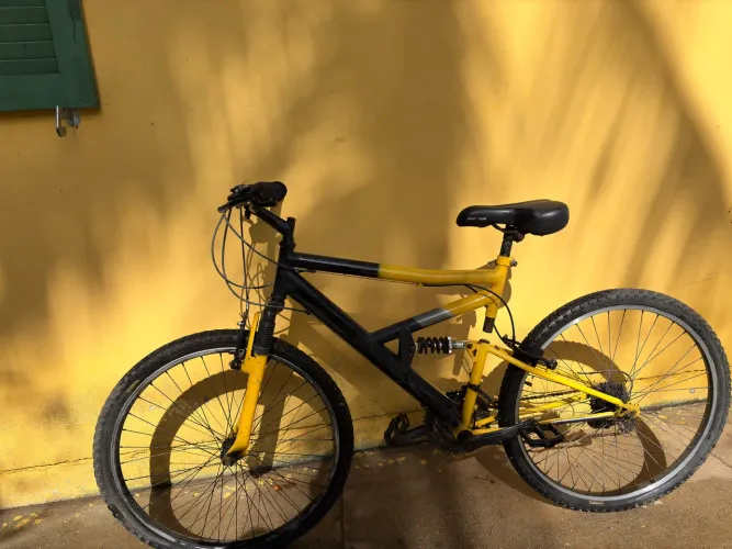 Vendo bicicleta com marcha 