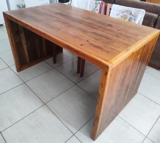 Mesa de Madeira Maciça - 1,40m x 80cm x 80cm (Guararema-SP)