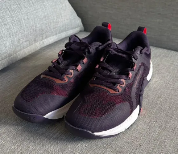 Vendo Under Armour Tribase Reps n.37 (USA 7.5) cor Roxo, pouco uso.