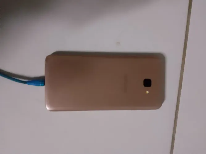 Vendo celular j4 core funcionando perfeitamente sem trinca na tela perfeito estado