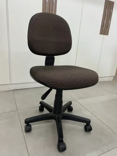 Cadeira executiva giratória