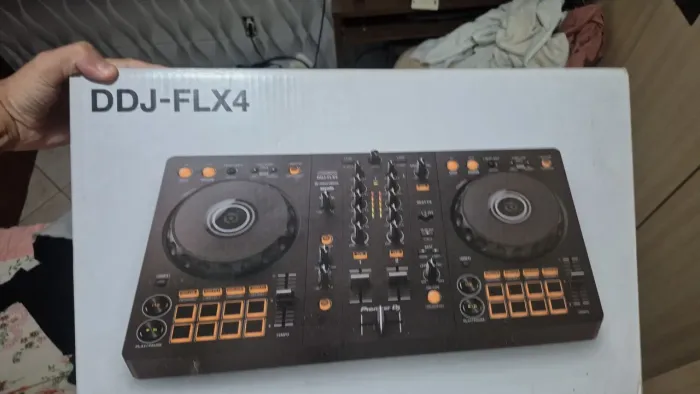 Controladora flx4 4 meses de uso esta em perfeito estado de conservação 