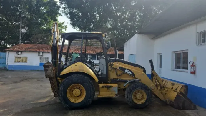 RETROESCAVADEIRA CAT 416E - 2014 4x4