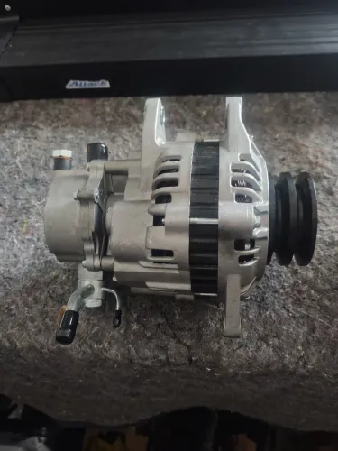 Alternador com bomba de vácuo Mitsubishi l200 GL,GLS, Hpe  Sport 2.5 