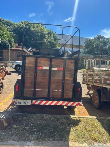 Carreta para carregar cavalo 