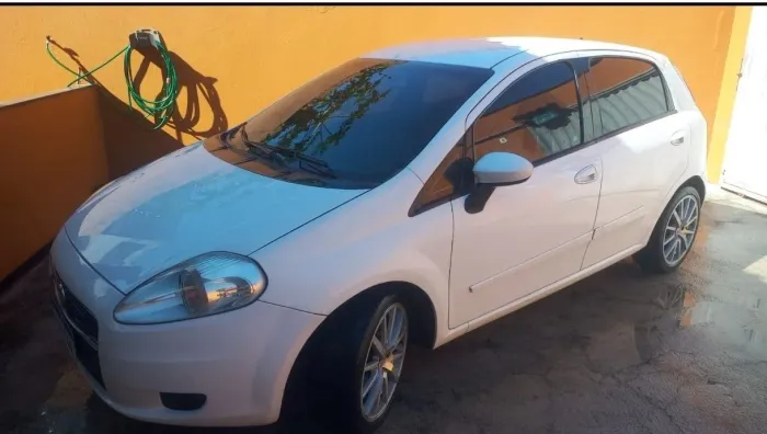 Fiat Punto Attractive 1.4 Fire Flex 8V 5P 2012