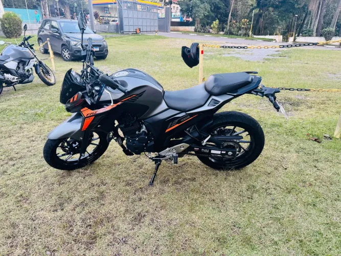 Yamaha FZ25 CONNECTED