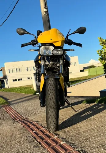 BMW F800R muito bem conservada