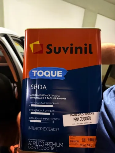 Tinta suvinil Toque de Seda (acetinada) cor Pena de Ganso 