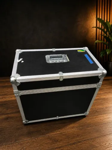 CASE PROFISSIONAL (Flight Case) Reforçado - Espumado Internamente