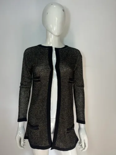 Blazer Alongado Tricot Preto com Fios Dourados