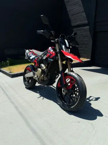 DUCATI HYPERMOTARD 698 Rev 2025 À VENDA!