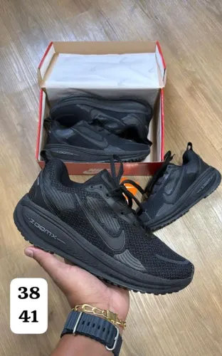 TENIS NIKE VOMERO