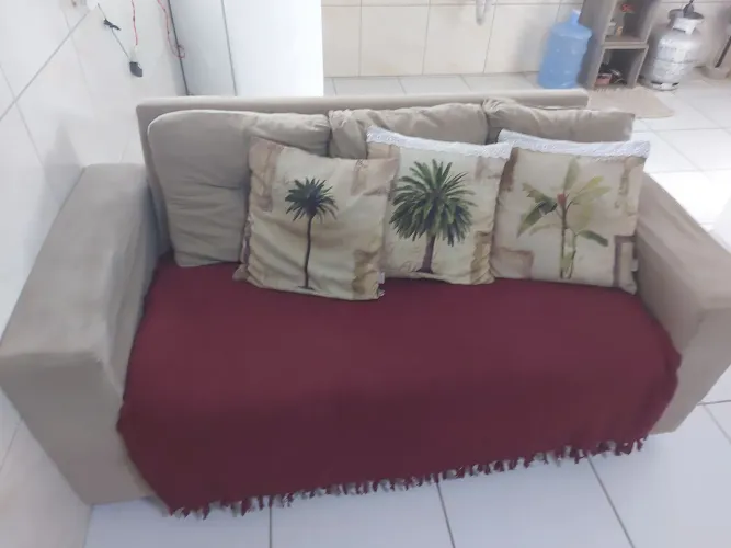 Vendo sofá 3 lugares